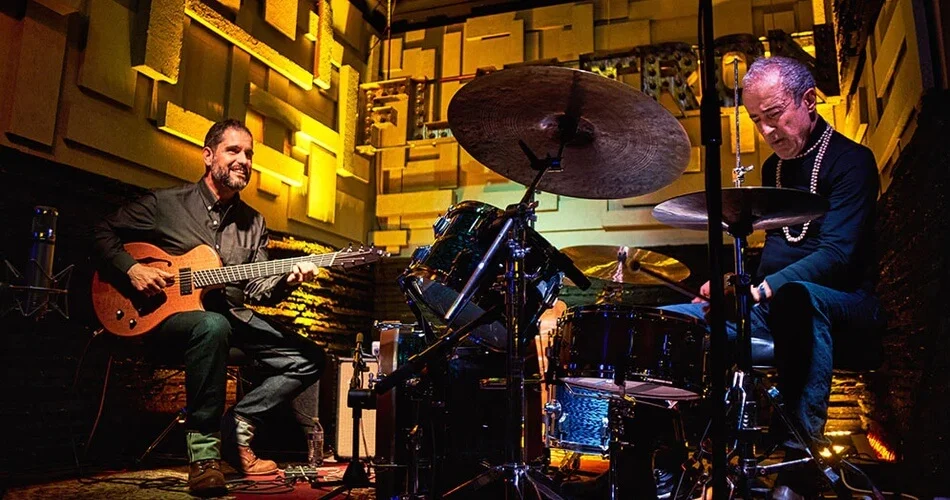 Yurt Rock推出Charlie Hunter和Bobby Previte – 12个星系-
