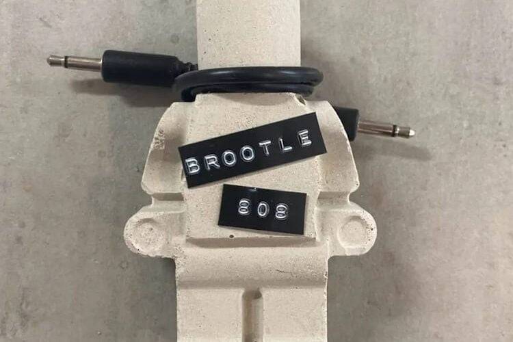 Studio Brootle发布免费的808样本包-