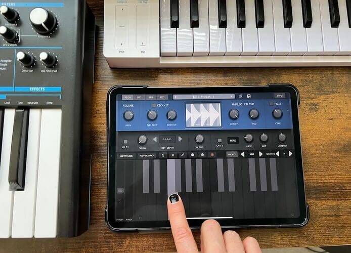 图片[1]-AudioKit发布了适用于iOS/AUv3的King of Bass合成器应用程序-